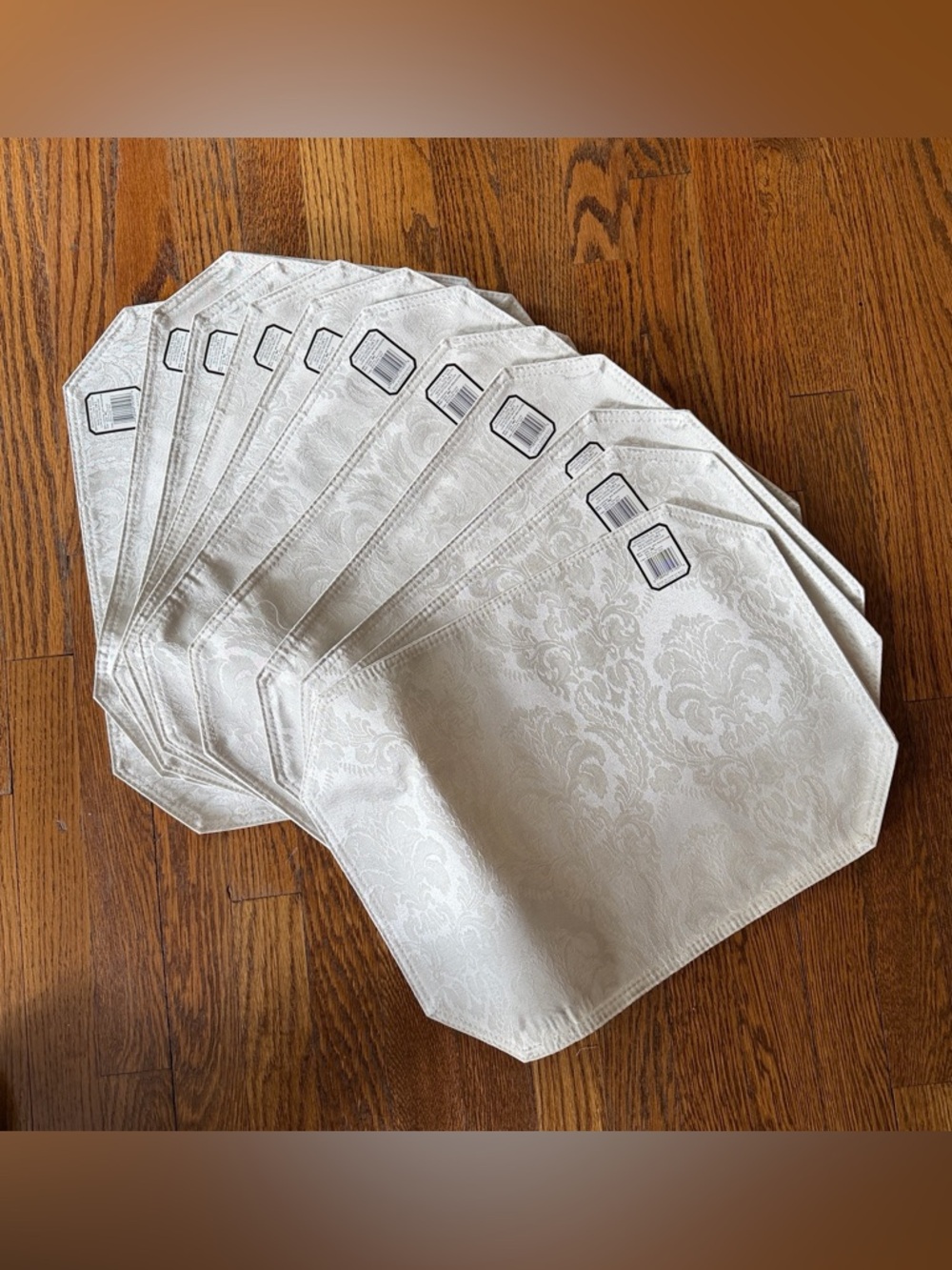 Royal Palace Elegant platinum Damask Placemats (set of 11) NWT